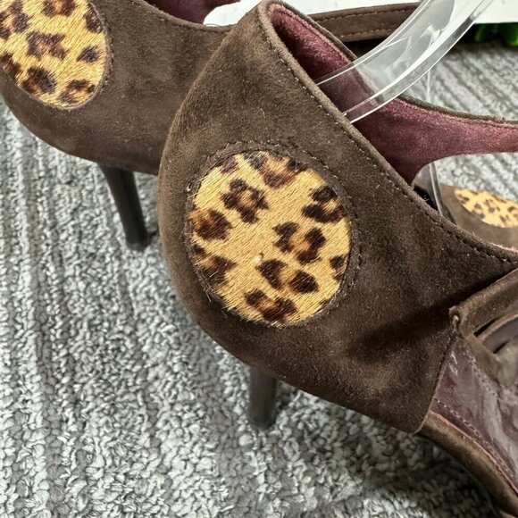 Via Spiga brown suede hair on hide cheetah spots closed toe heels - Picture 5 of 7